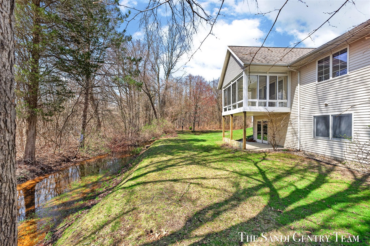 17101 Grandview Drive, Spring Lake, MI, 49456-9026