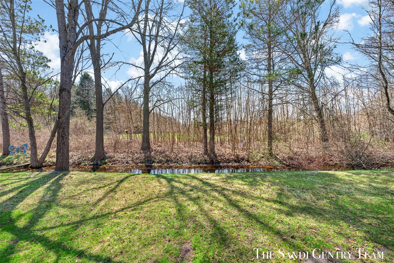 17101 Grandview Drive, Spring Lake, MI, 49456-9026