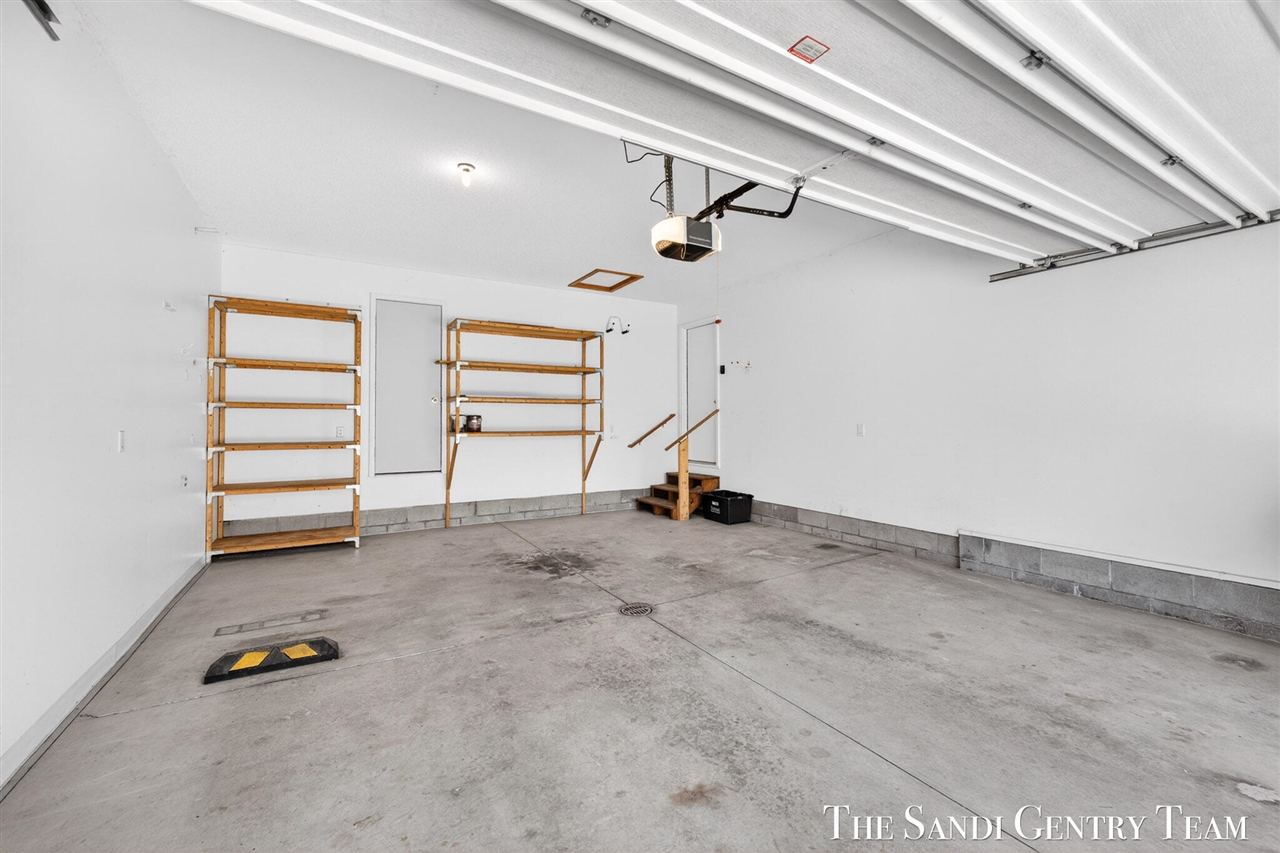 17101 Grandview Drive, Spring Lake, MI, 49456-9026