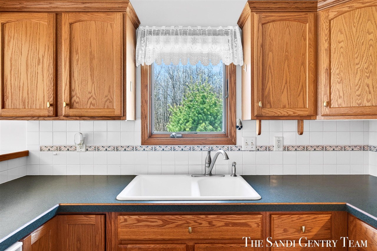 17101 Grandview Drive, Spring Lake, MI, 49456-9026