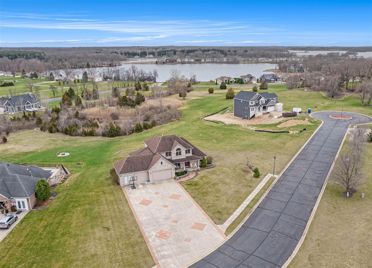 17 Coronado Drive, Jackson, MI, 49201-9842