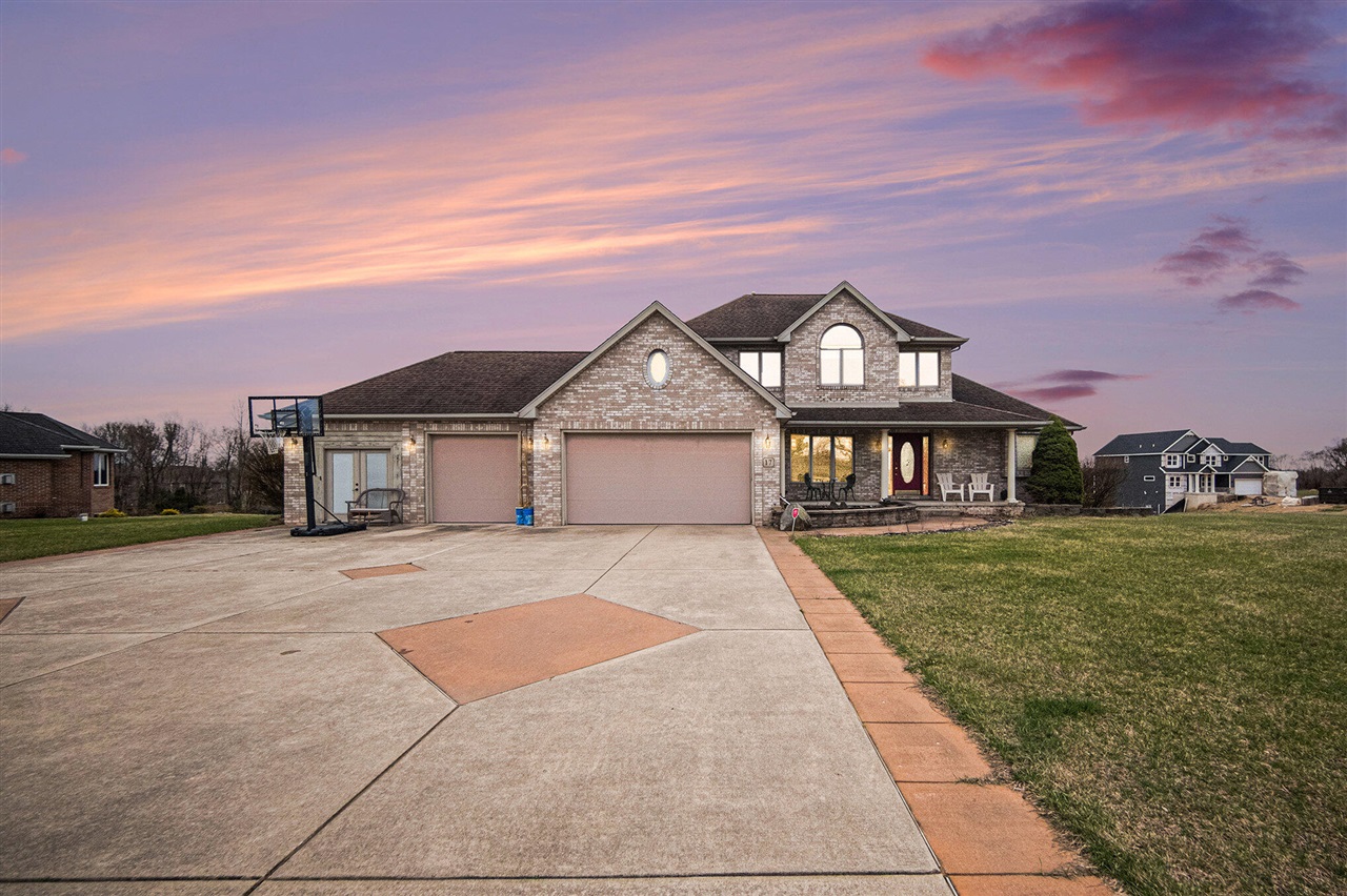17 Coronado Drive, Jackson, MI, 49201-9842