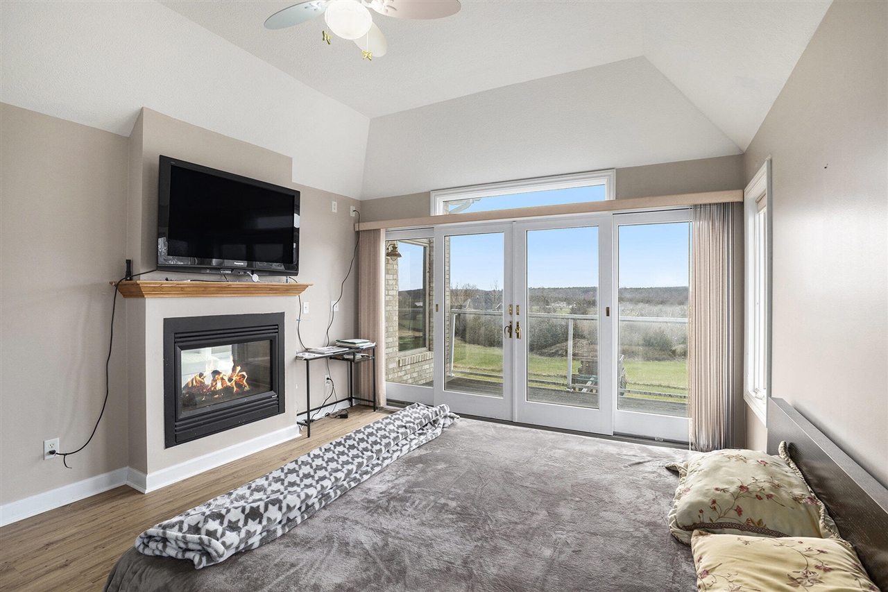 17 Coronado Drive, Jackson, MI, 49201-9842