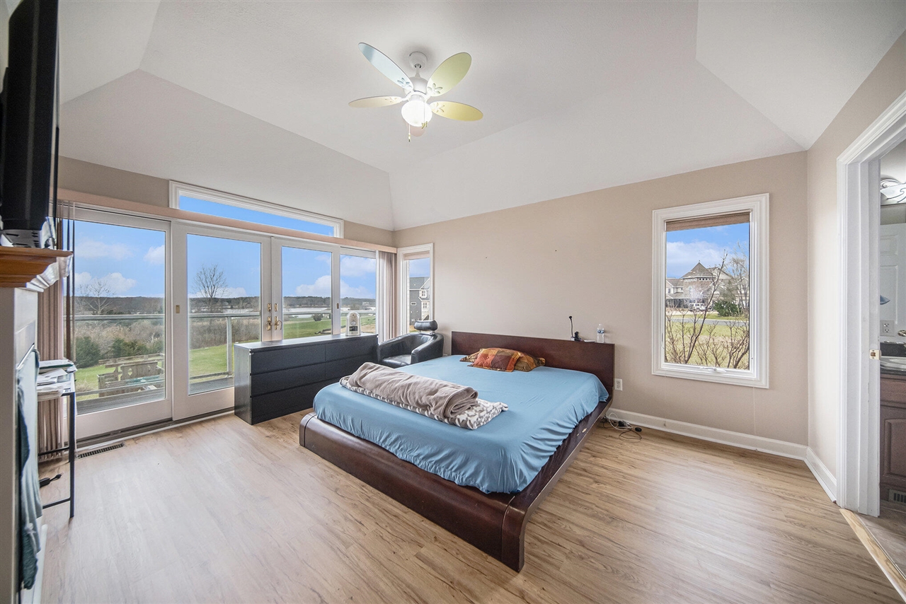 17 Coronado Drive, Jackson, MI, 49201-9842