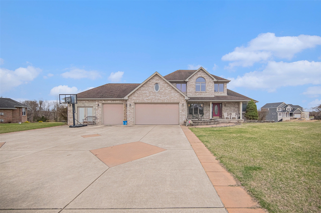 17 Coronado Drive, Jackson, MI, 49201-9842