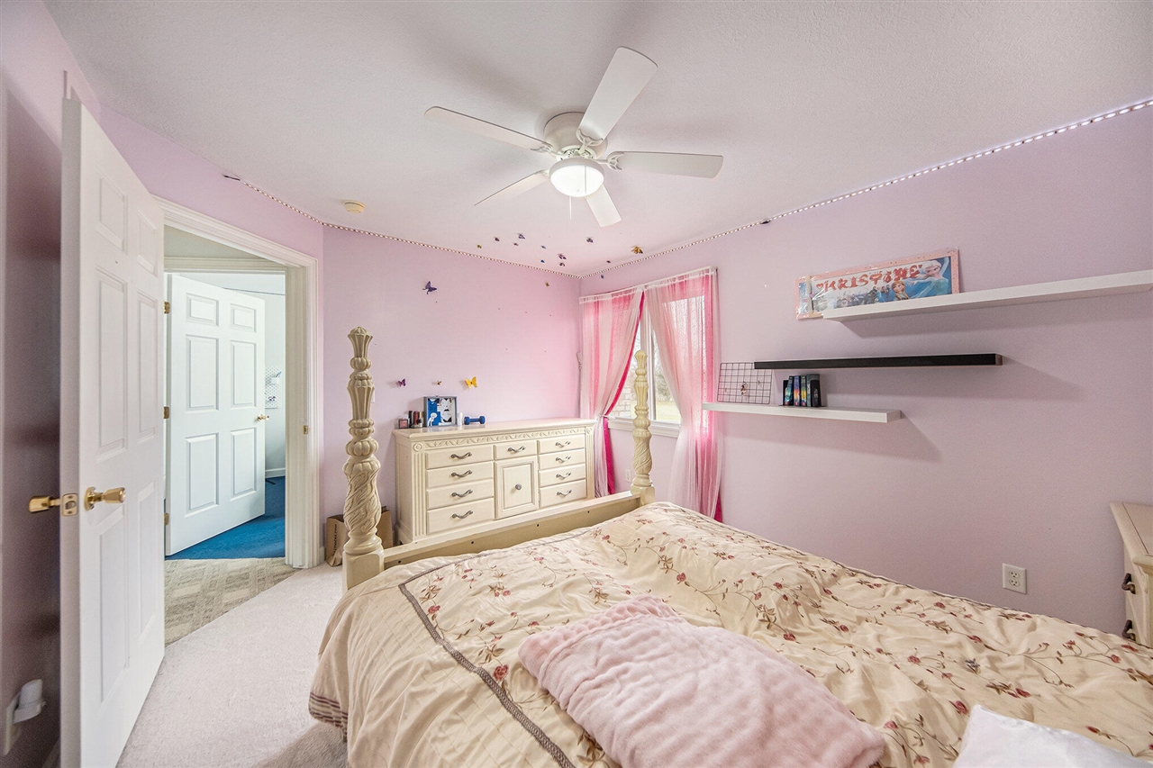 17 Coronado Drive, Jackson, MI, 49201-9842