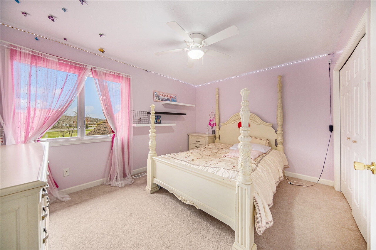 17 Coronado Drive, Jackson, MI, 49201-9842