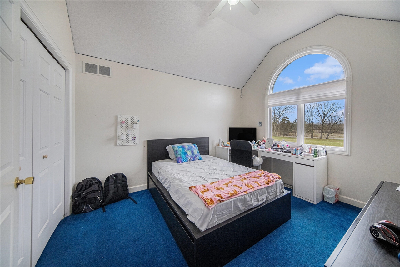 17 Coronado Drive, Jackson, MI, 49201-9842