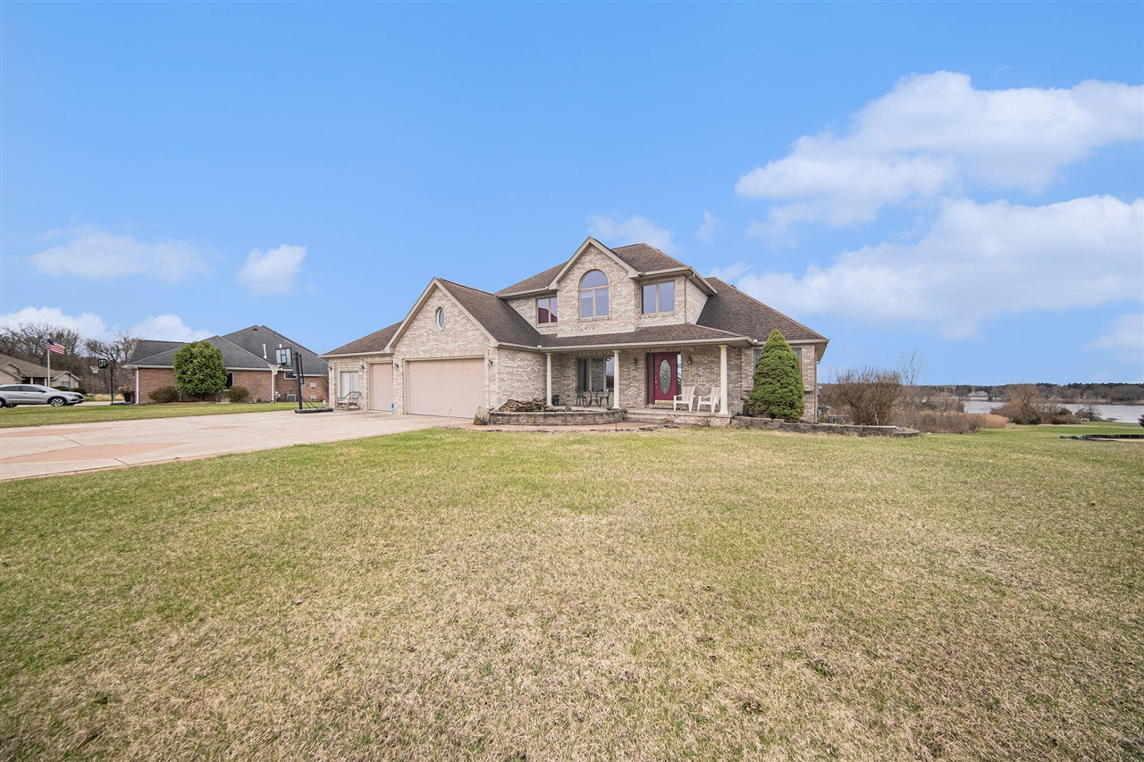 17 Coronado Drive, Jackson, MI, 49201-9842