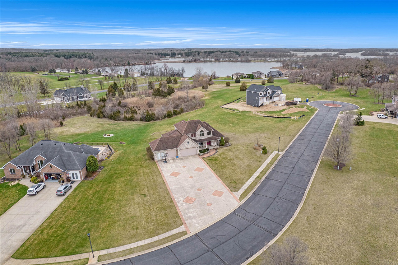 17 Coronado Drive, Jackson, MI, 49201-9842