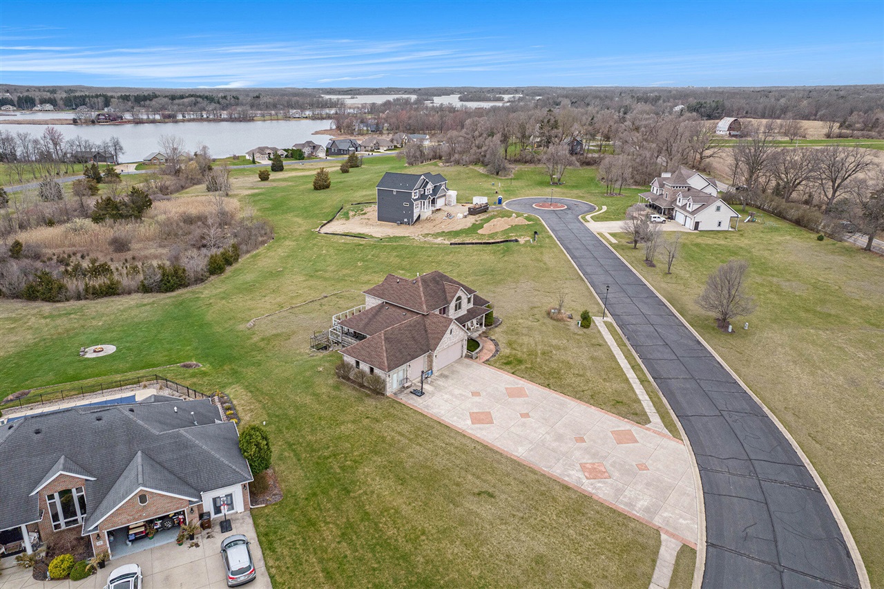 17 Coronado Drive, Jackson, MI, 49201-9842