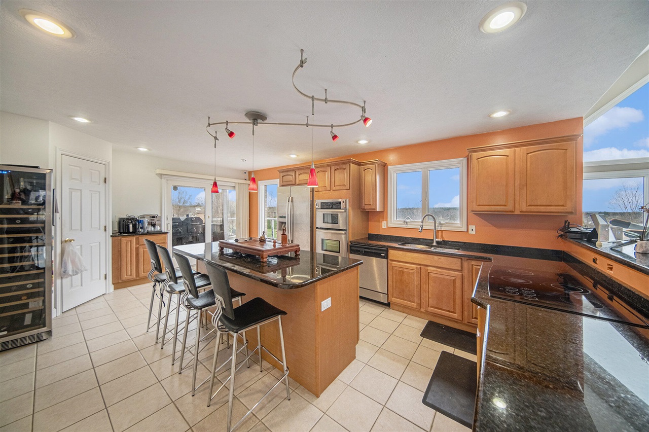 17 Coronado Drive, Jackson, MI, 49201-9842