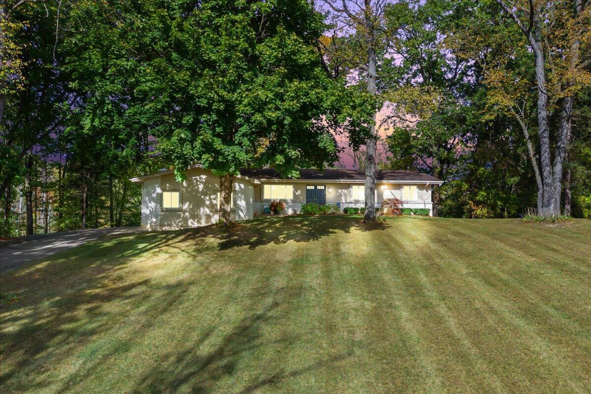 10932 Green Oaks Drive, South Lyon, MI, 48178-9345