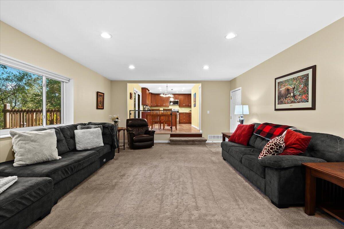 10932 Green Oaks Drive, South Lyon, MI, 48178-9345