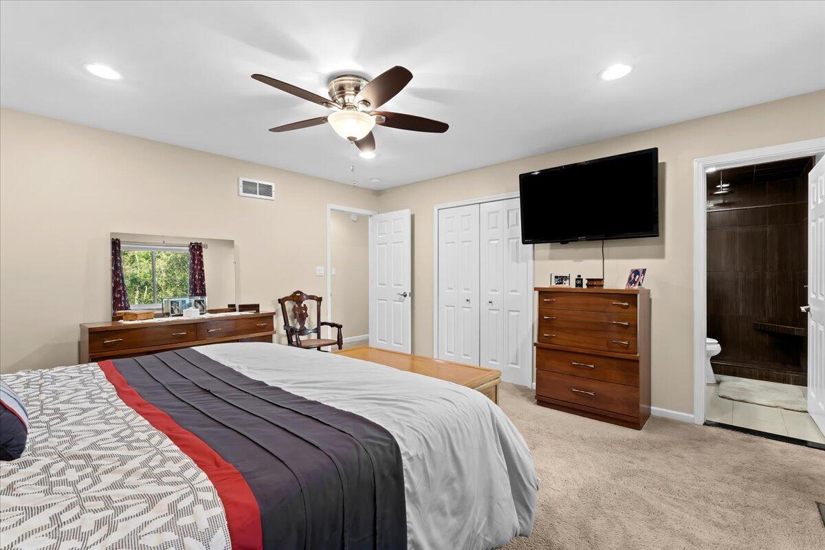 10932 Green Oaks Drive, South Lyon, MI, 48178-9345