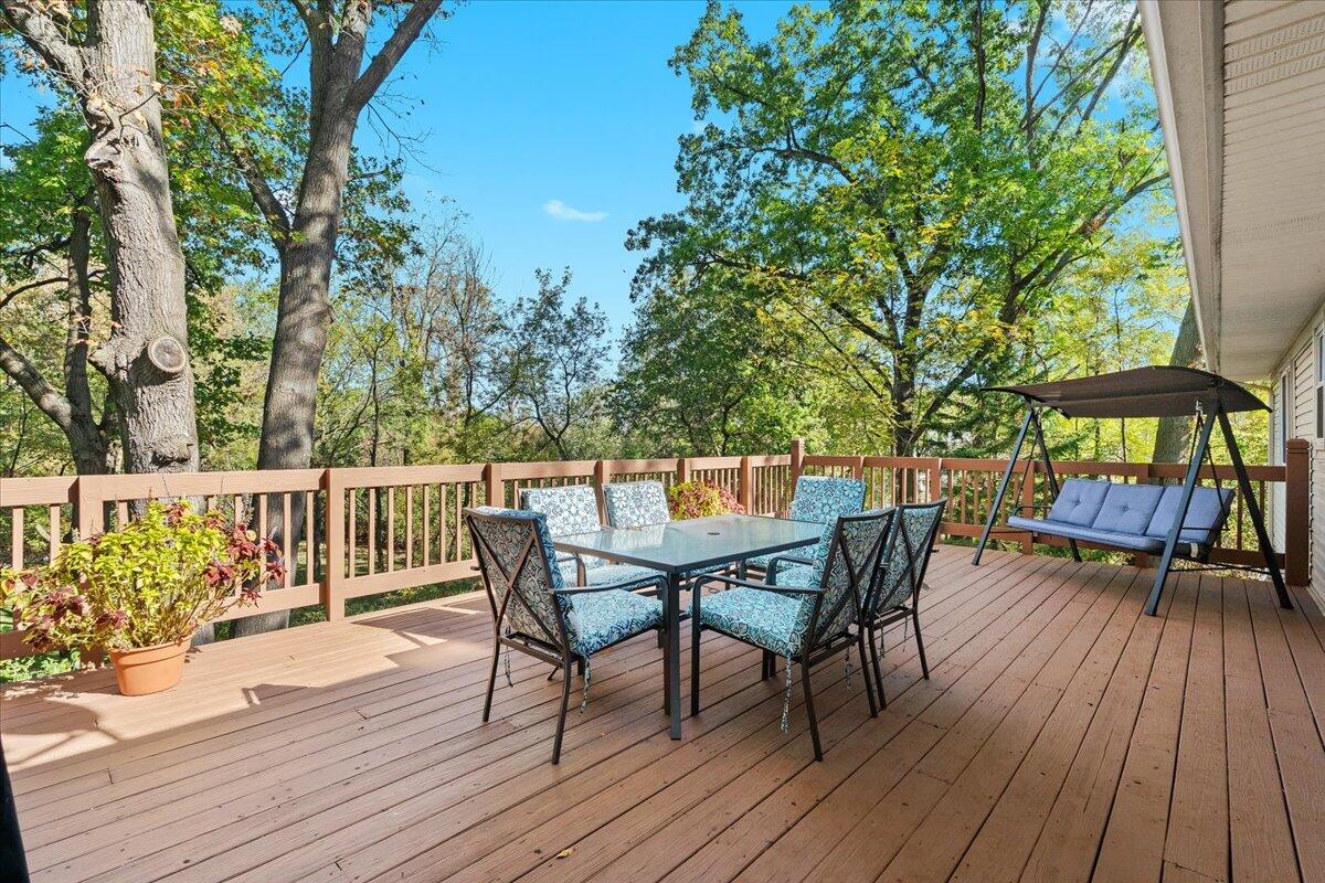 10932 Green Oaks Drive, South Lyon, MI, 48178-9345