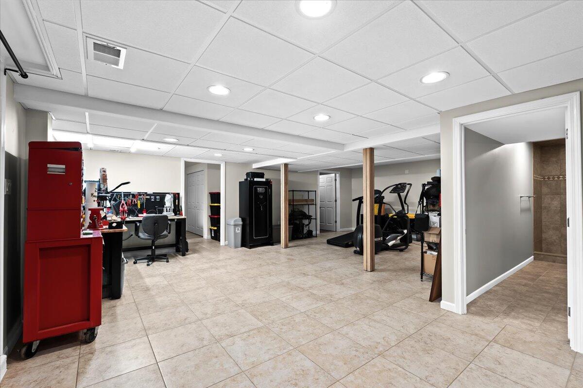 10932 Green Oaks Drive, South Lyon, MI, 48178-9345