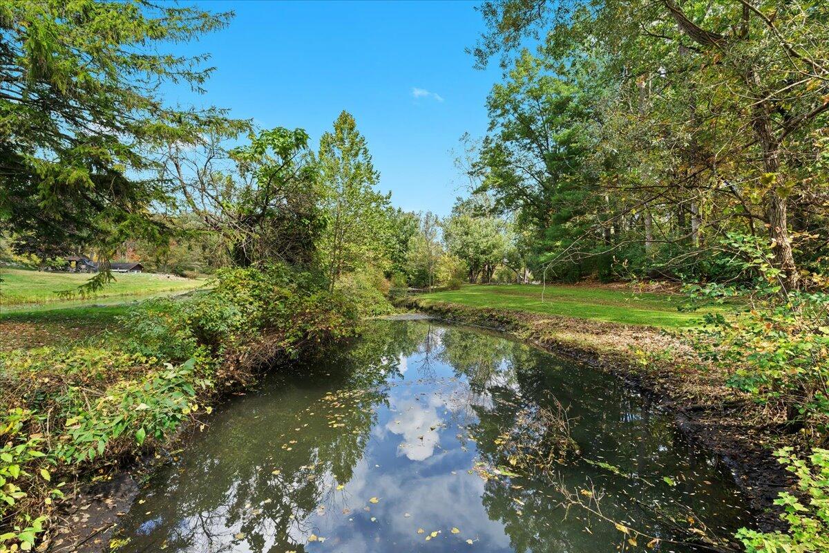 10932 Green Oaks Drive, South Lyon, MI, 48178-9345