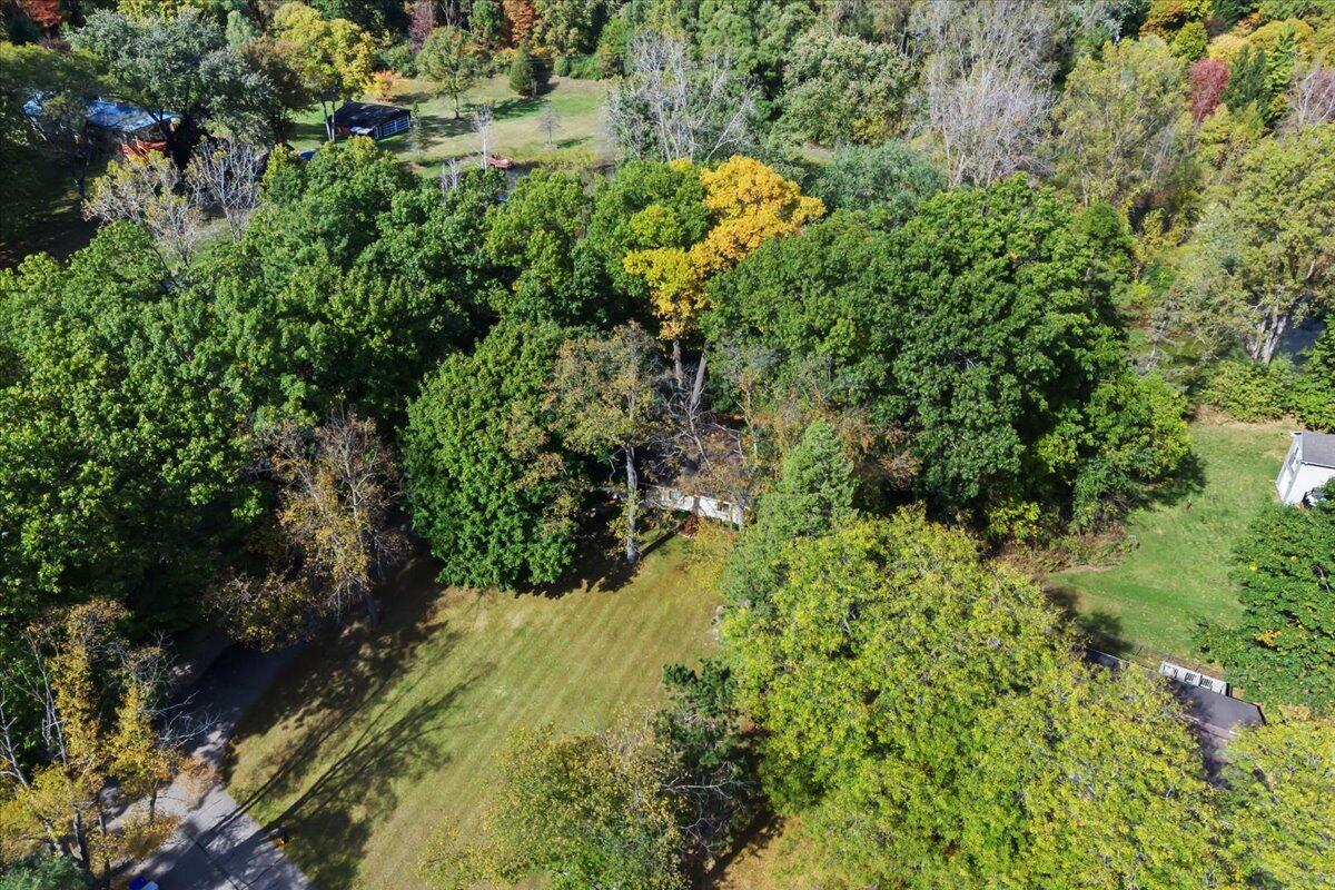 10932 Green Oaks Drive, South Lyon, MI, 48178-9345