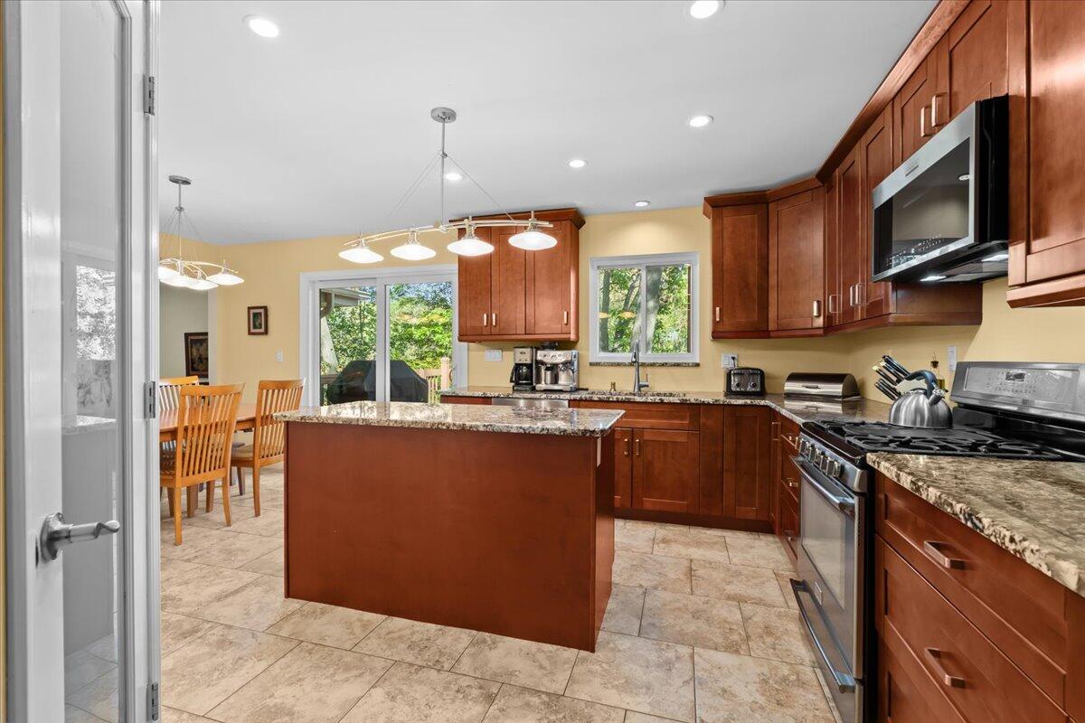 10932 Green Oaks Drive, South Lyon, MI, 48178-9345