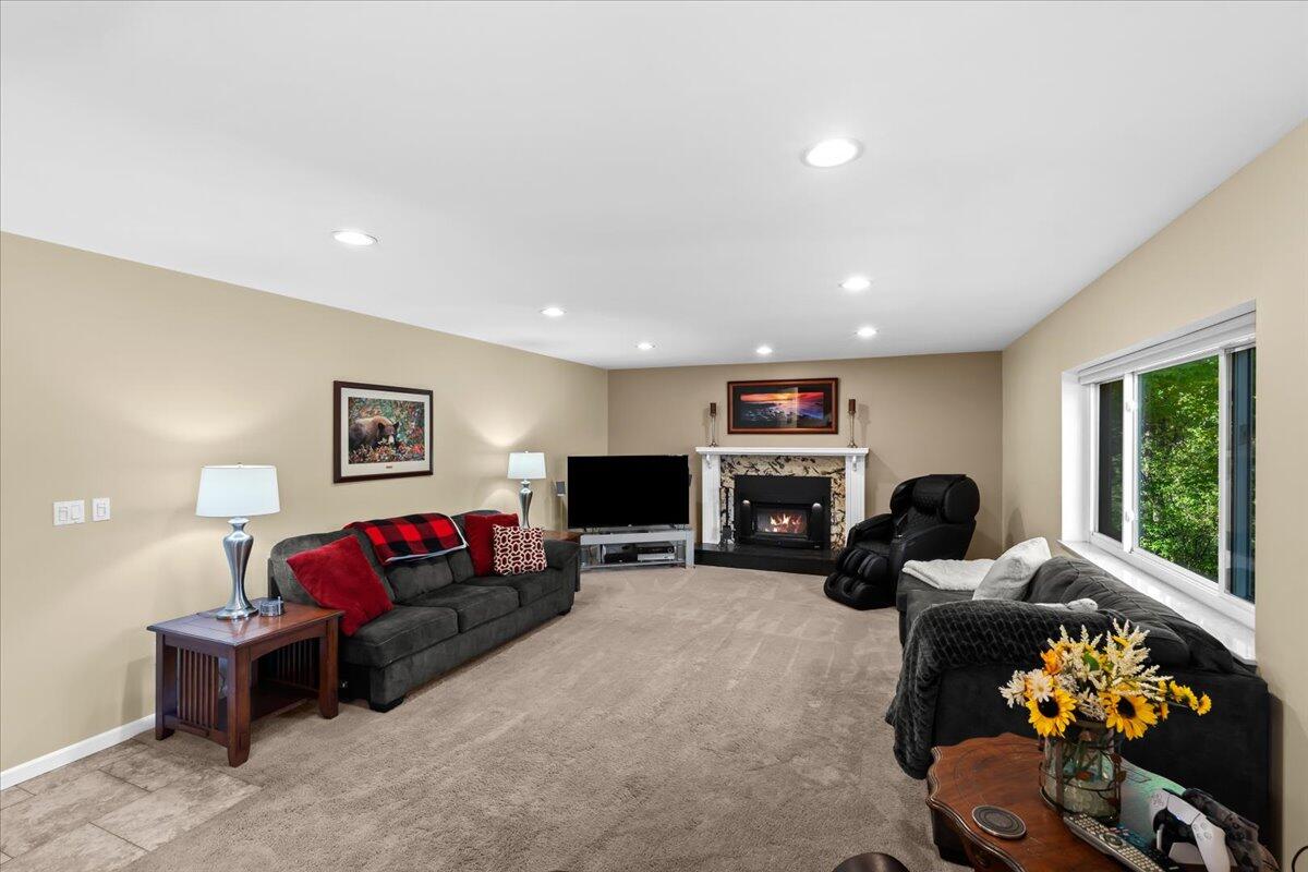 10932 Green Oaks Drive, South Lyon, MI, 48178-9345