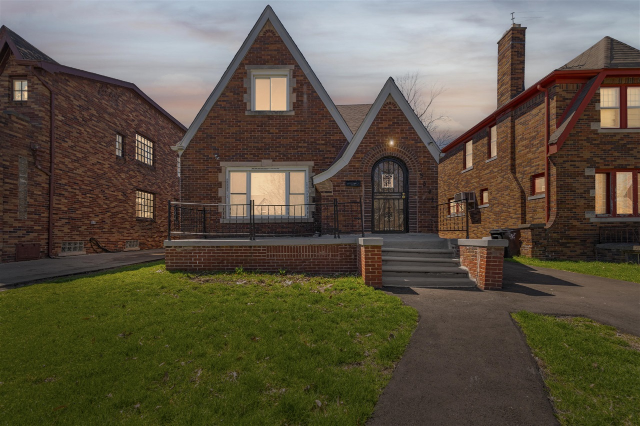 5541 Grayton Street, Detroit, MI, 48224-2151