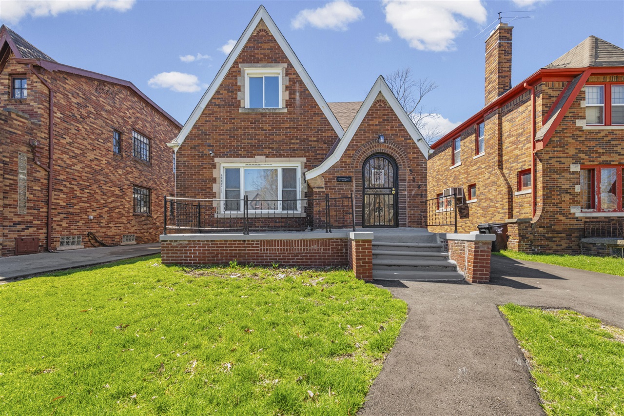 5541 Grayton Street, Detroit, MI, 48224-2151