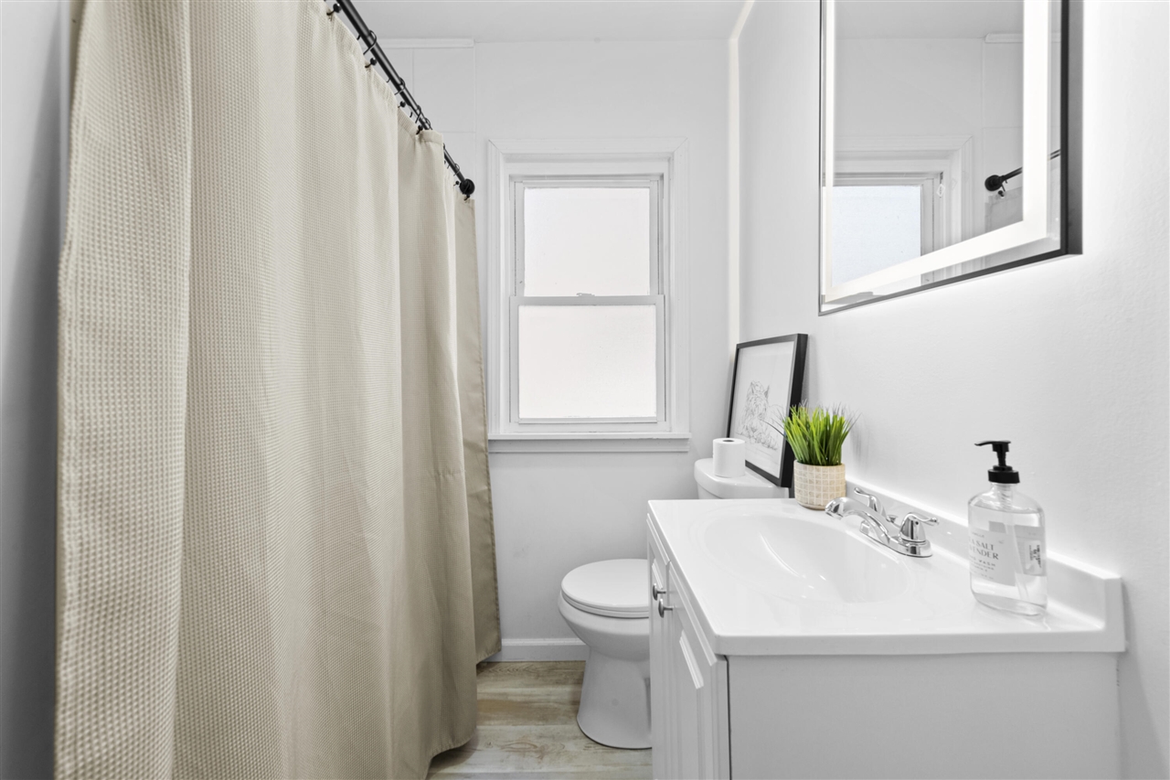 5541 Grayton Street, Detroit, MI, 48224-2151