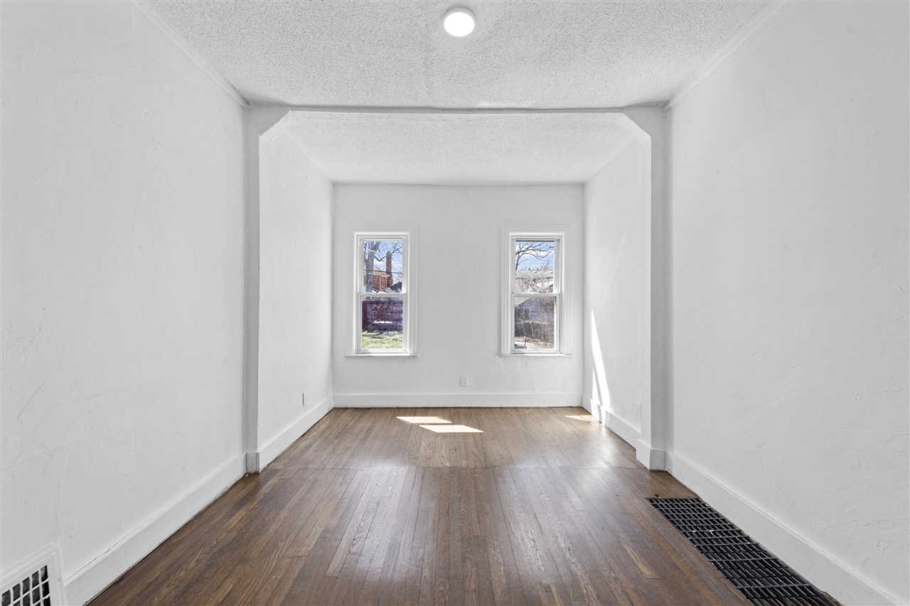 5541 Grayton Street, Detroit, MI, 48224-2151