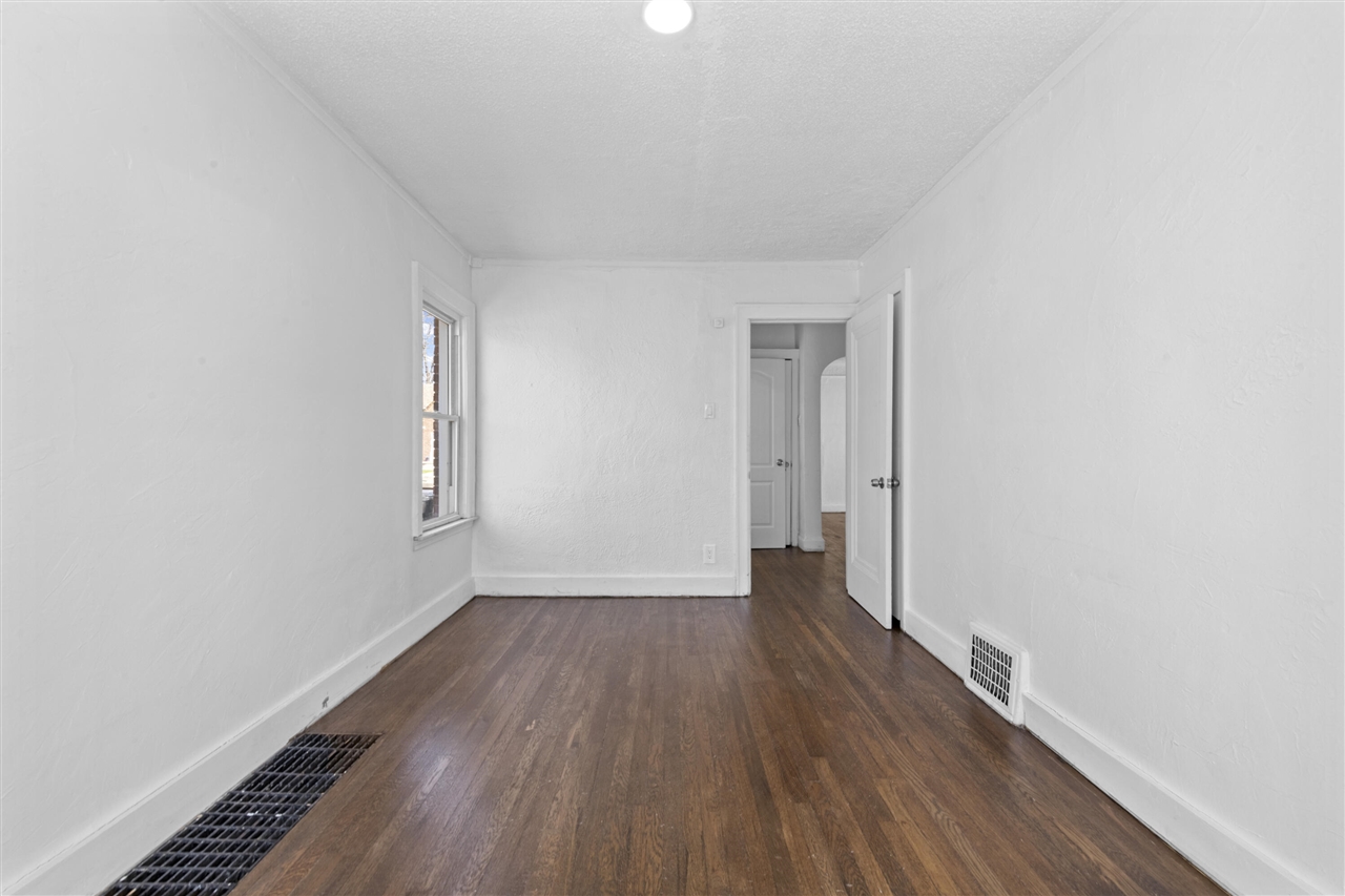 5541 Grayton Street, Detroit, MI, 48224-2151