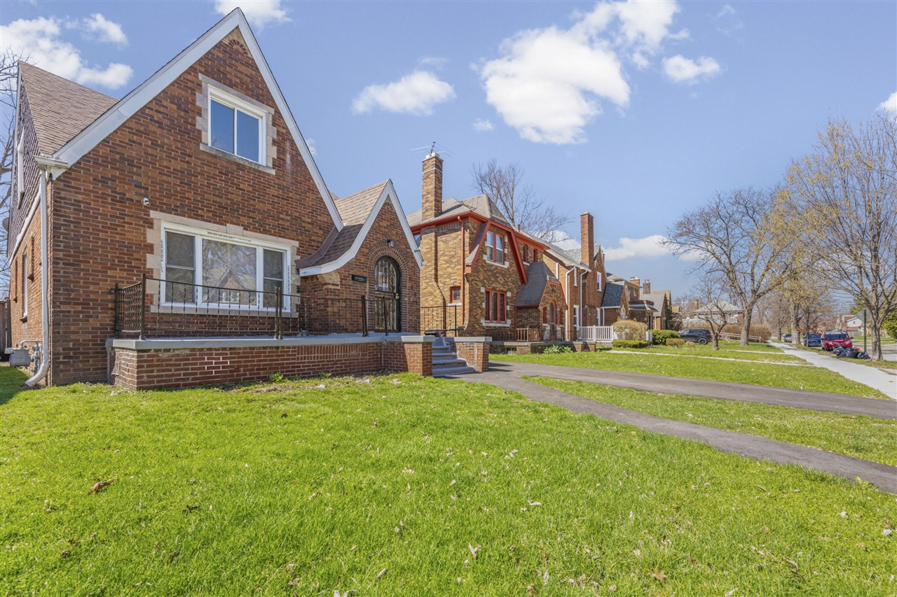 5541 Grayton Street, Detroit, MI, 48224-2151