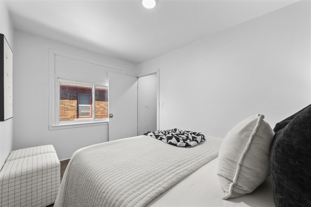 5541 Grayton Street, Detroit, MI, 48224-2151