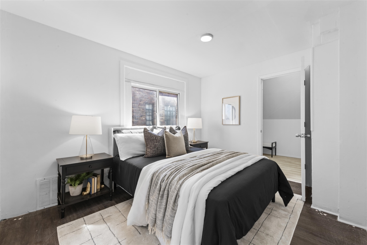 5541 Grayton Street, Detroit, MI, 48224-2151