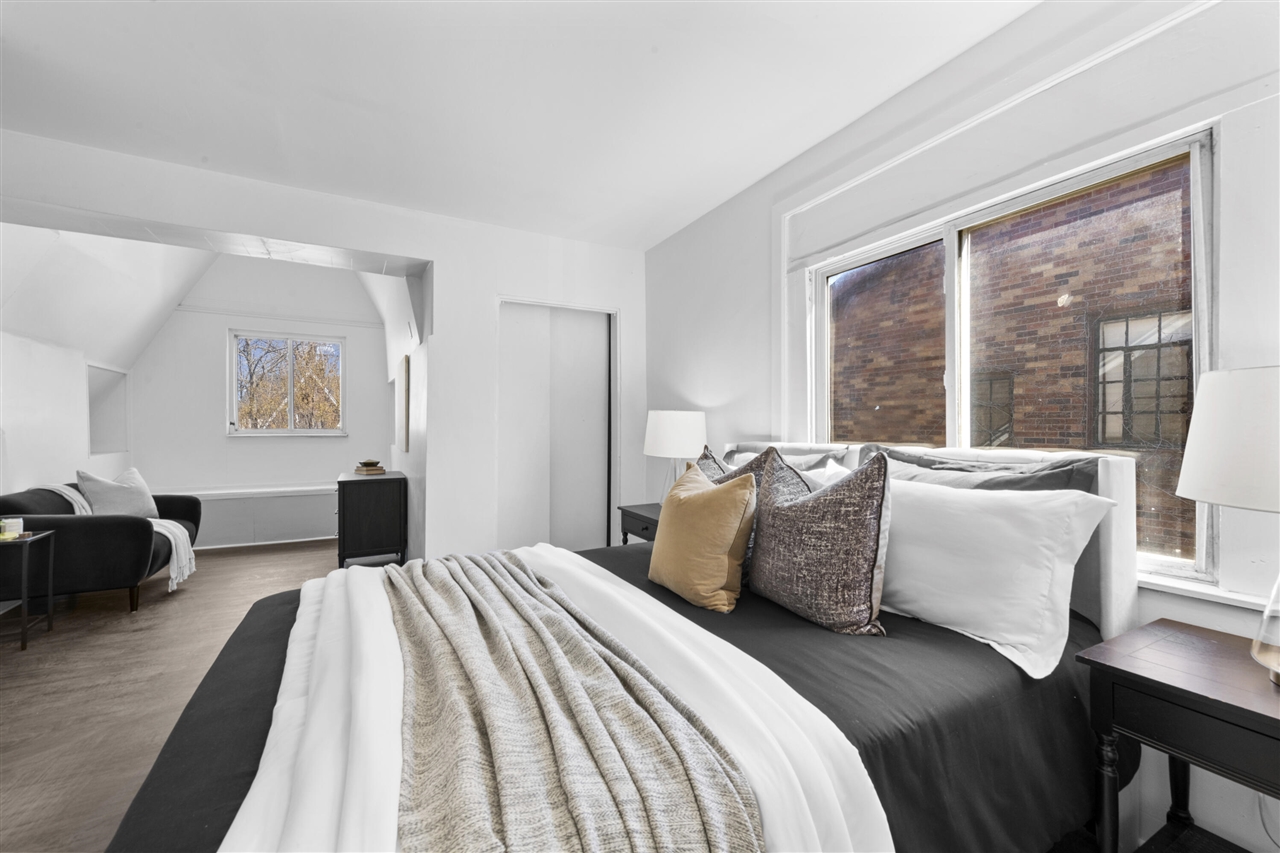 5541 Grayton Street, Detroit, MI, 48224-2151