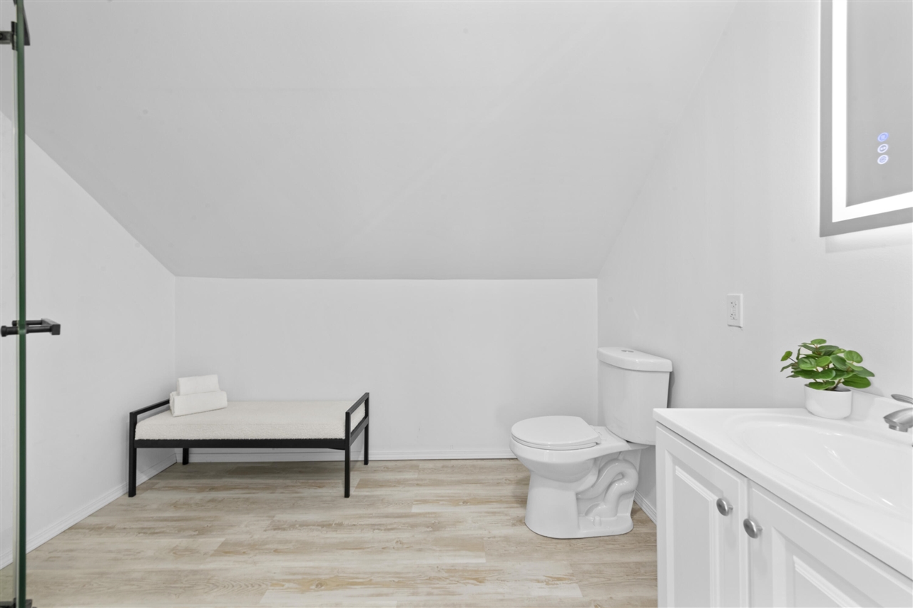 5541 Grayton Street, Detroit, MI, 48224-2151