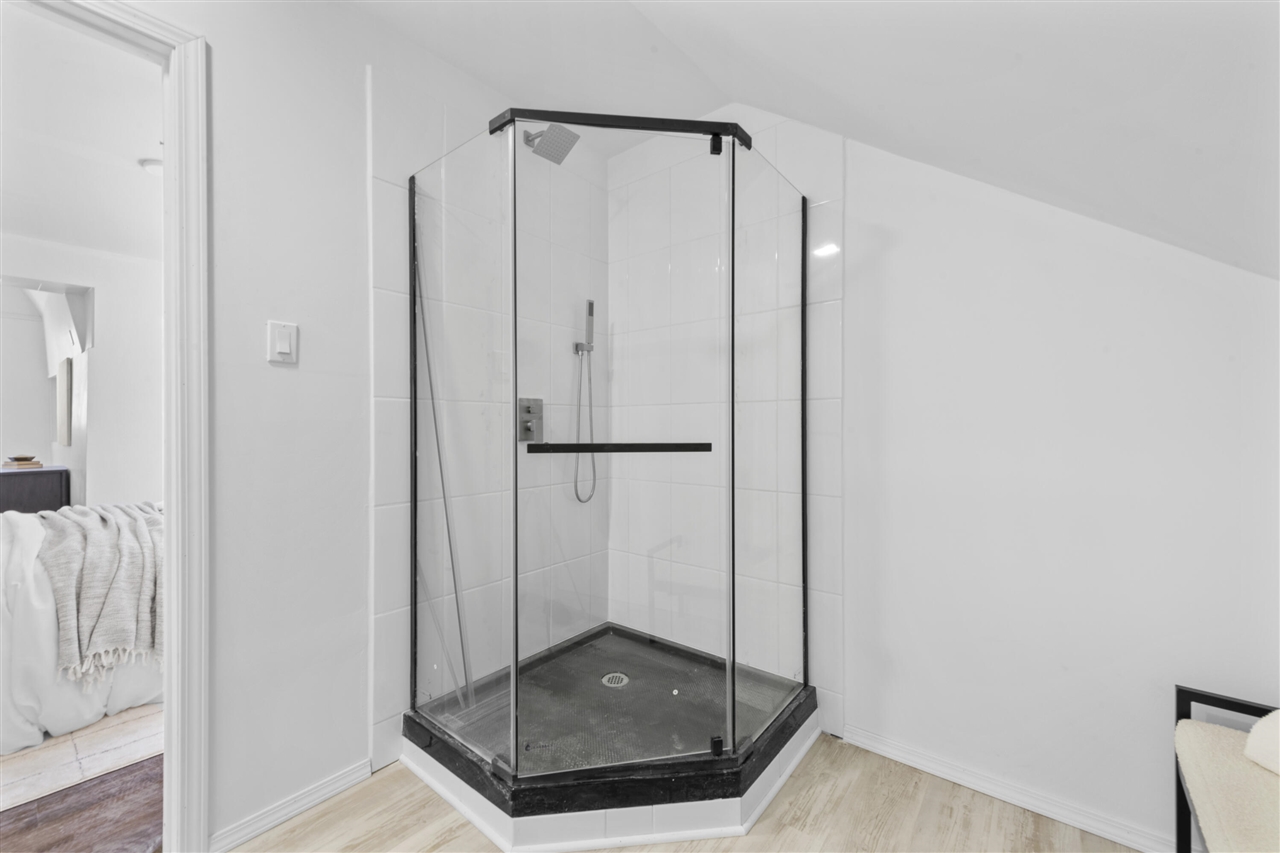 5541 Grayton Street, Detroit, MI, 48224-2151