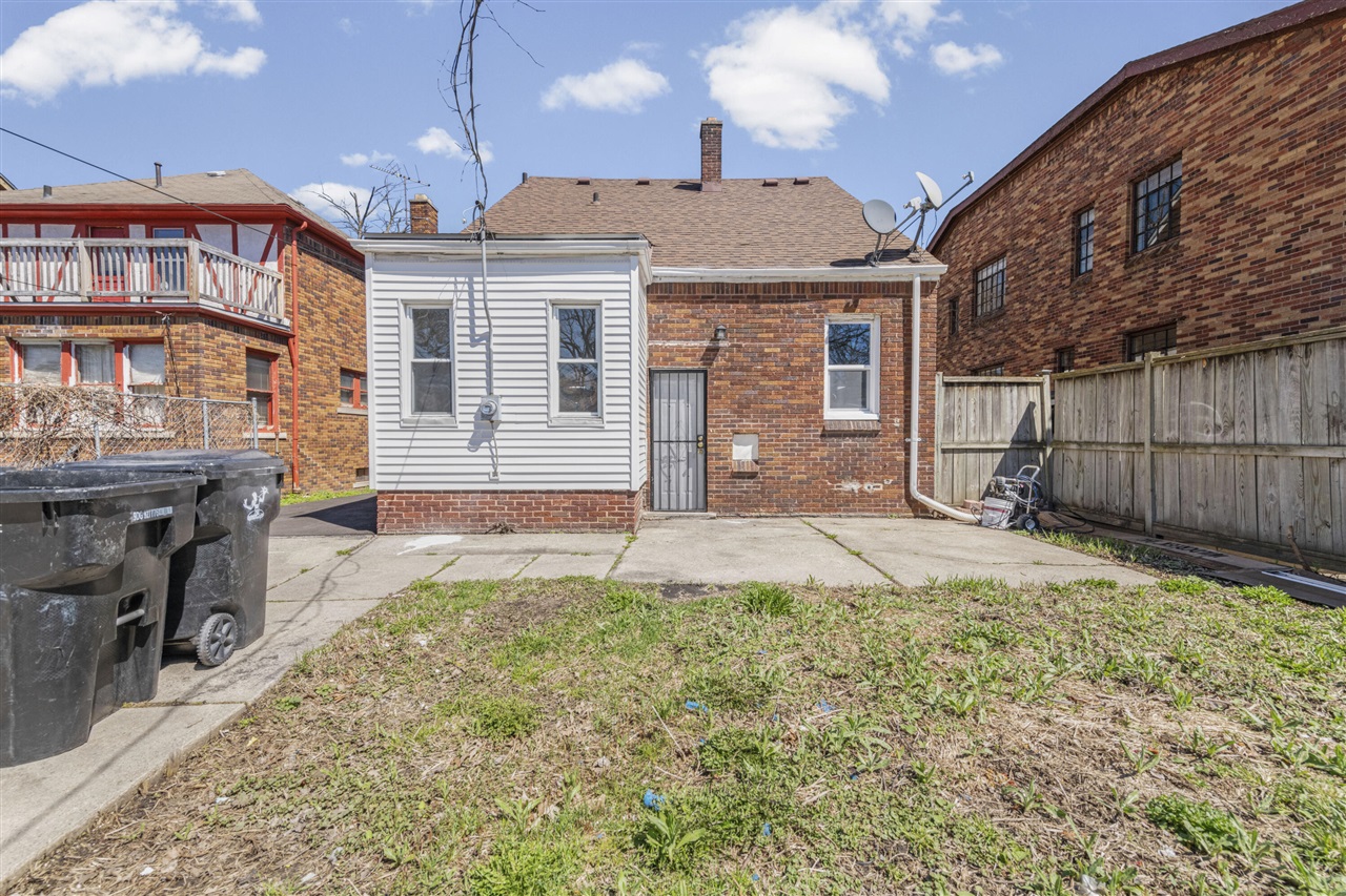 5541 Grayton Street, Detroit, MI, 48224-2151