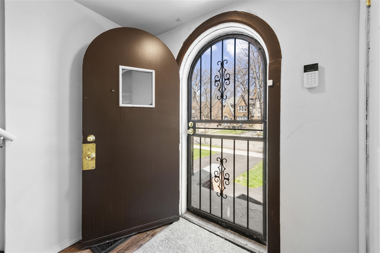 5541 Grayton Street, Detroit, MI, 48224-2151