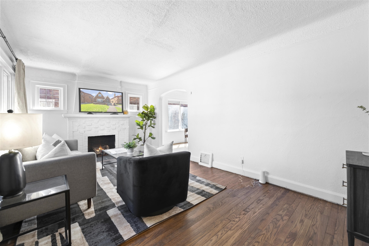 5541 Grayton Street, Detroit, MI, 48224-2151