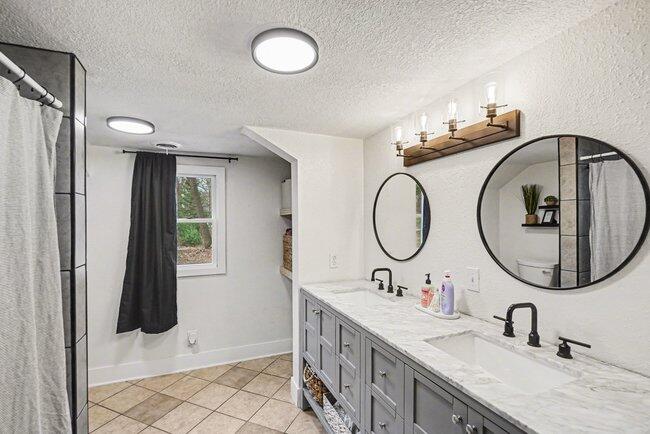 11818 128th Avenue, Grand Haven, MI, 49417-8606