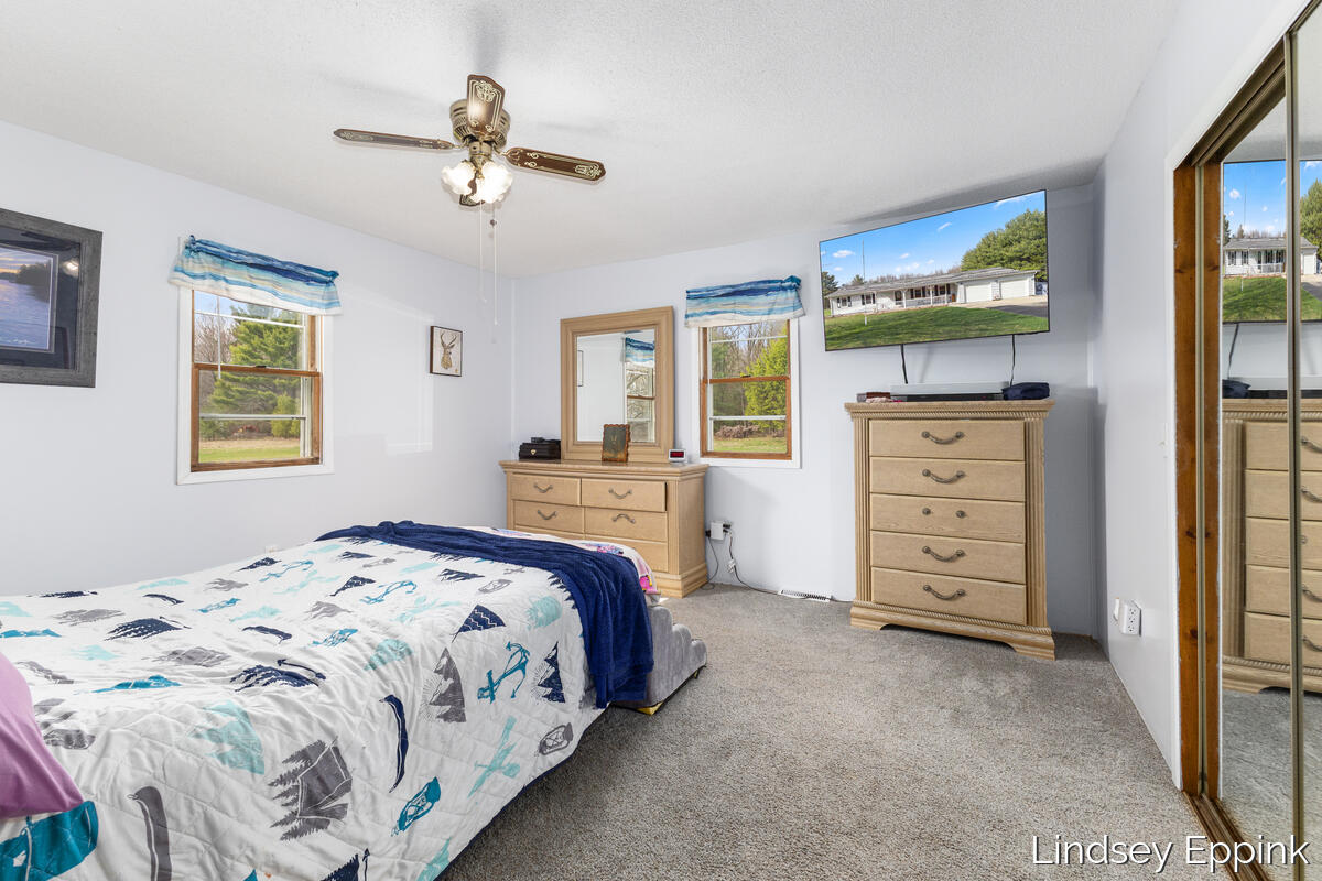 4597 E 128th Street, Grant, MI, 49327-9326