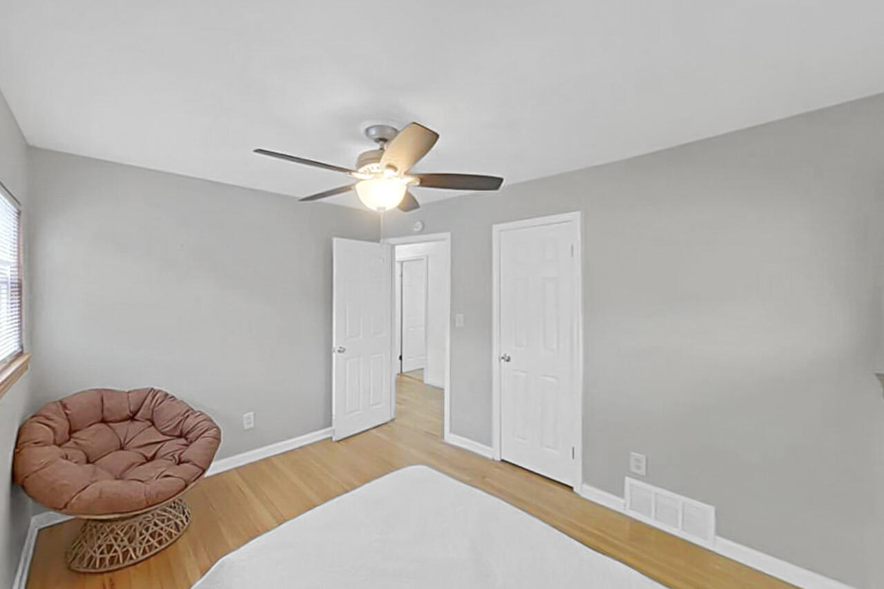 4911 Detroit Street, Dearborn Heights, MI, 48125-3219