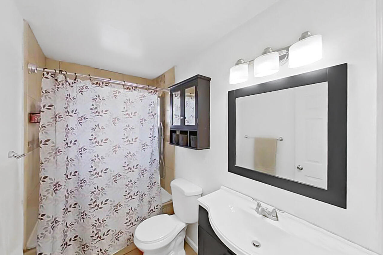 4911 Detroit Street, Dearborn Heights, MI, 48125-3219