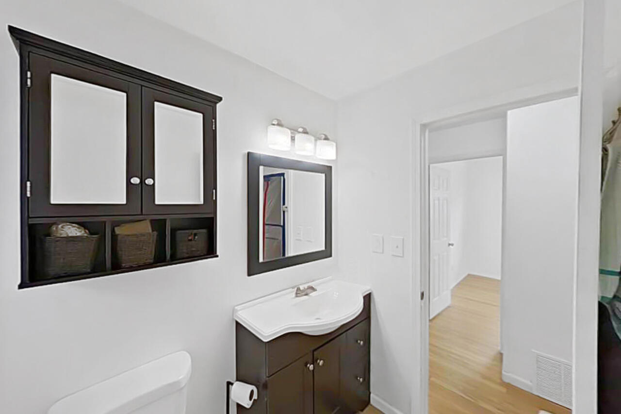 4911 Detroit Street, Dearborn Heights, MI, 48125-3219