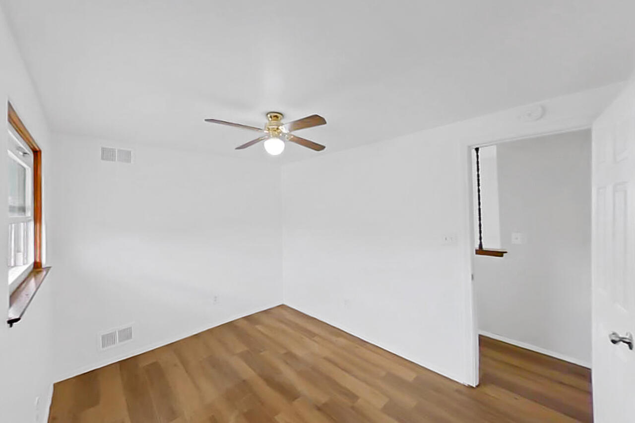 4911 Detroit Street, Dearborn Heights, MI, 48125-3219