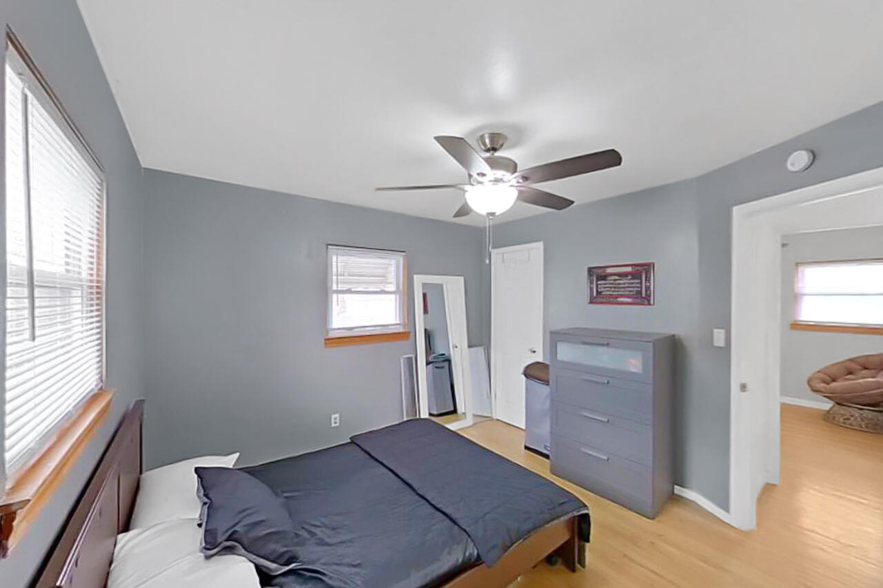 4911 Detroit Street, Dearborn Heights, MI, 48125-3219