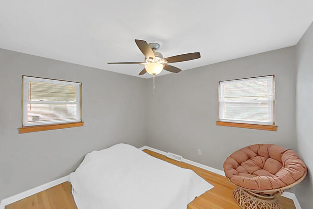 4911 Detroit Street, Dearborn Heights, MI, 48125-3219