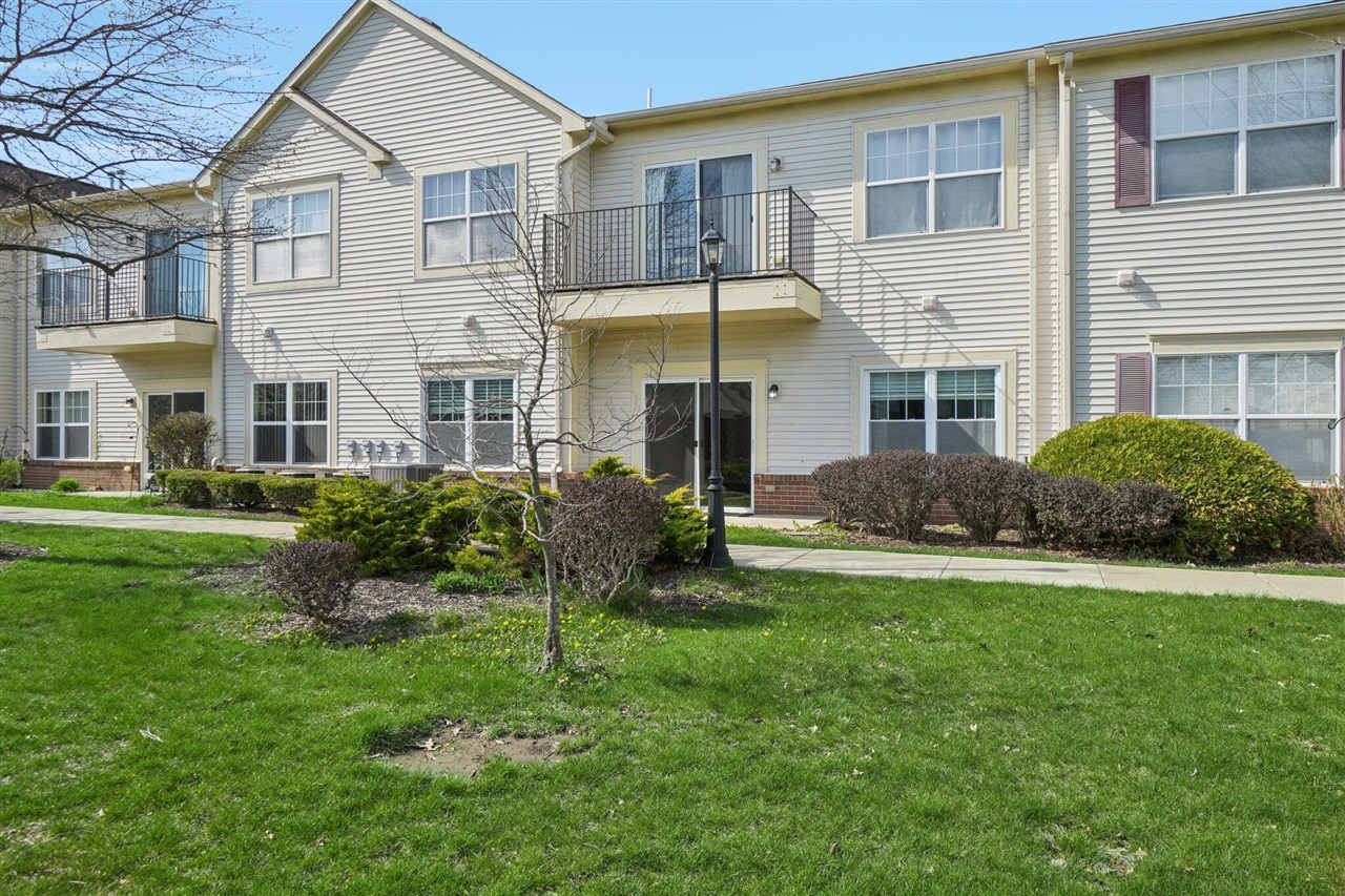 9631 Lakeside Drive UNIT&nbsp;68, Ypsilanti, MI, 48197-3031