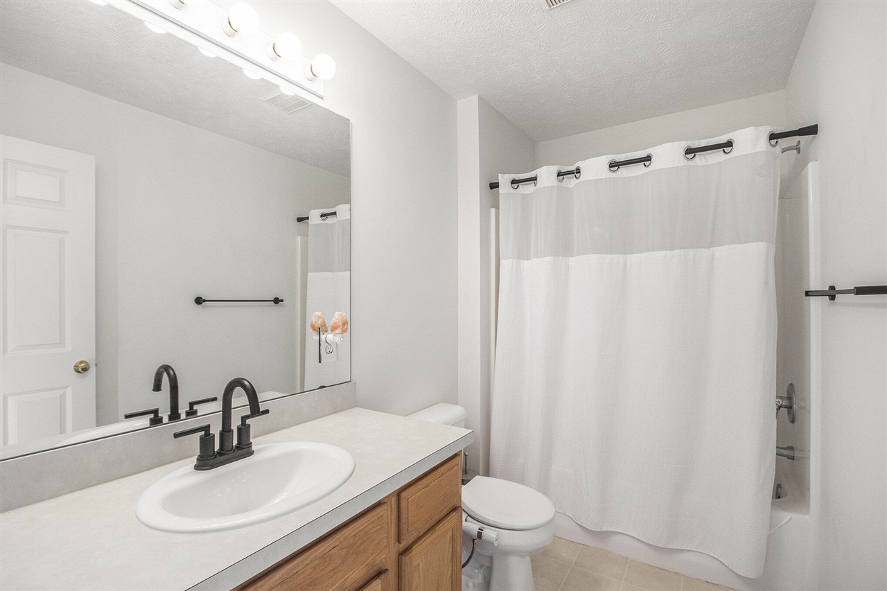 86 Sun Ridge Drive, Holland, MI, 49424-6673