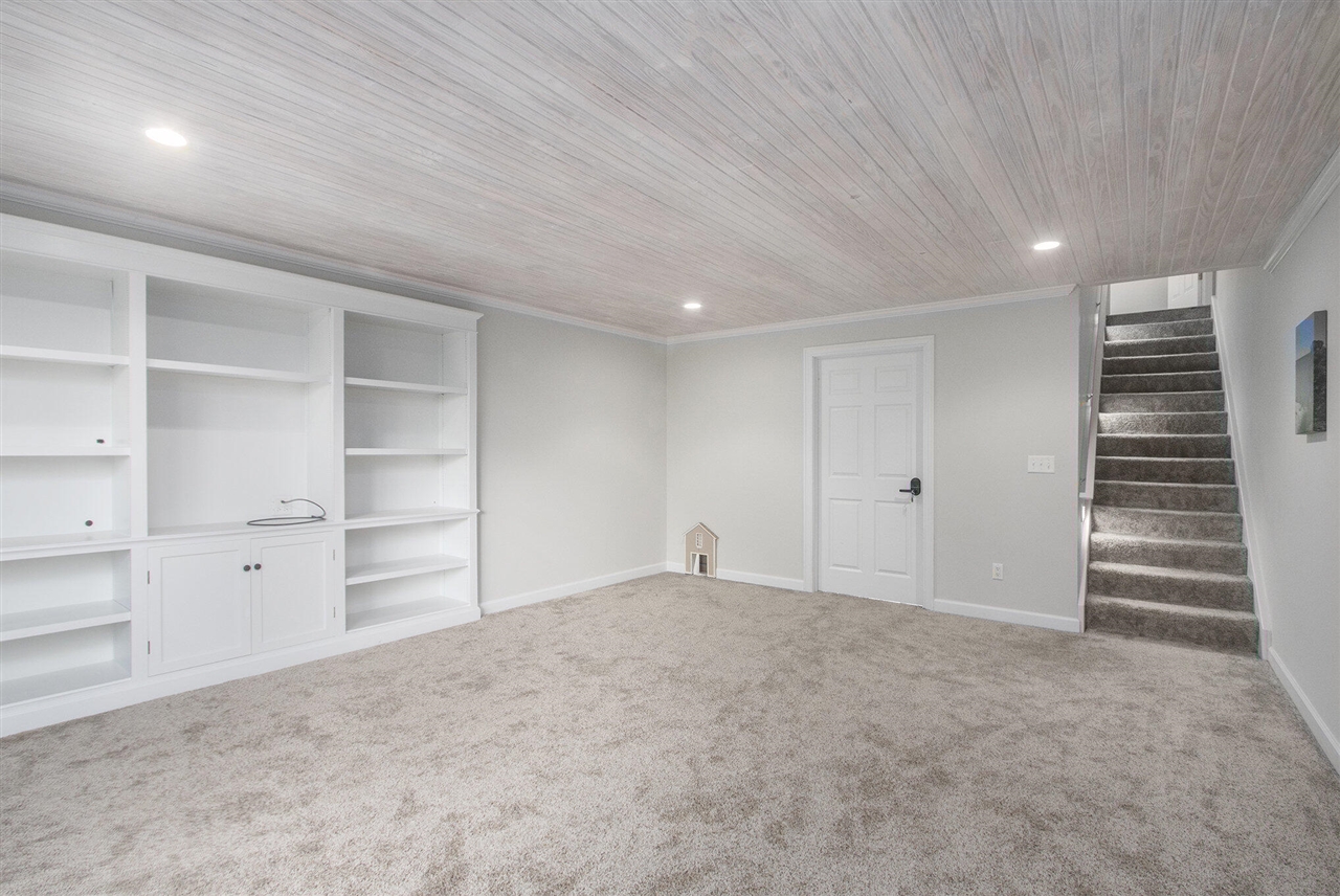 86 Sun Ridge Drive, Holland, MI, 49424-6673